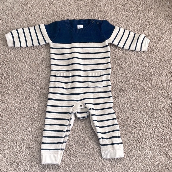 GAP Other - COPY - Baby boys sweater outfit